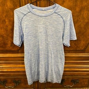 Lululemon men’s S Metal Vent Tech short sleeve perf tee.  Light blue Heather